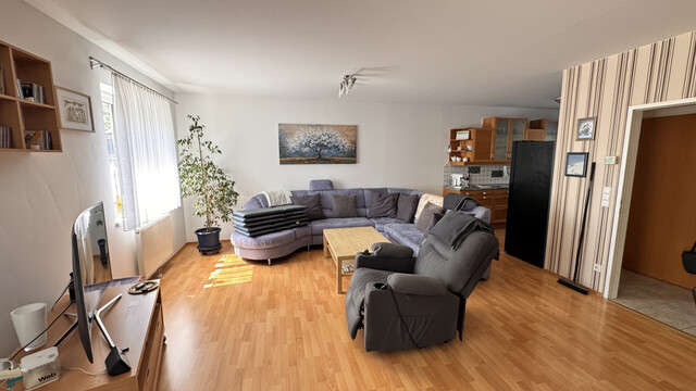 Doppelhaushälfte in Gramatneusiedl – 4 Zimmer, Klimaanlage, Solaranlage, Garten, Terrasse, Stellplatz!