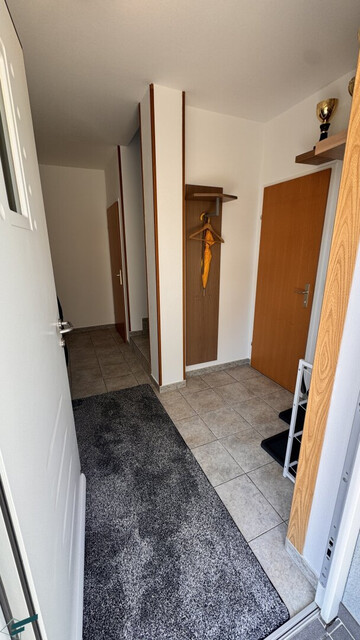Doppelhaushälfte in Gramatneusiedl – 4 Zimmer, Klimaanlage, Solaranlage, Garten, Terrasse, Stellplatz!
