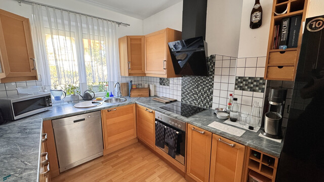 Doppelhaushälfte in Gramatneusiedl – 4 Zimmer, Klimaanlage, Solaranlage, Garten, Terrasse, Stellplatz!