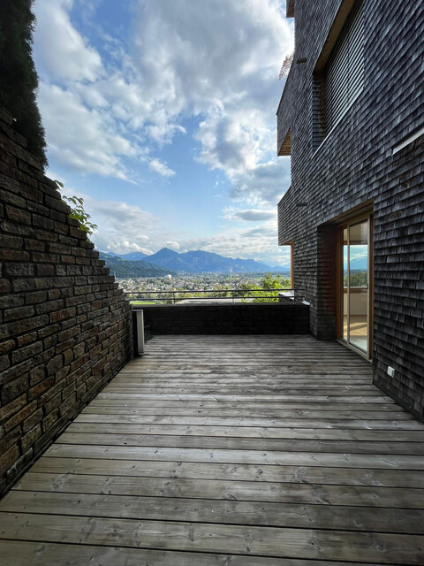 3-Zimmer-Wohnung mit traumhaftem Panoramablick über das Rheintal