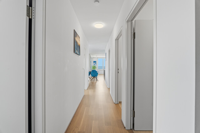 Exklusive 3-Zimmer-Wohnung im 4. Obergeschoss – direkt unter dem Penthouse mit traumhafter Seesicht