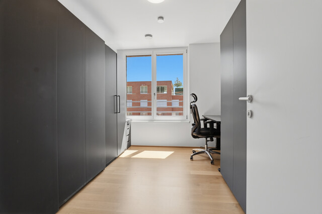 Exklusive 3-Zimmer-Wohnung im 4. Obergeschoss – direkt unter dem Penthouse mit traumhafter Seesicht