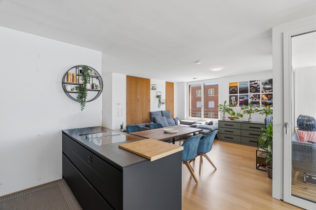 Exklusive 3-Zimmer-Wohnung im 4. Obergeschoss – direkt unter dem Penthouse mit traumhafter Seesicht