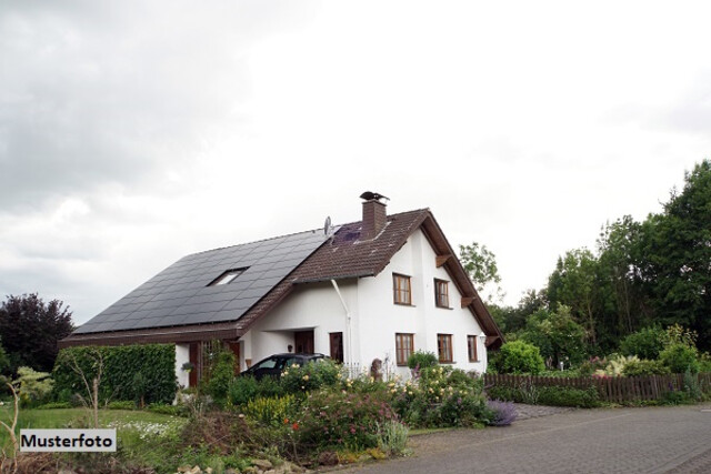 Ihr Traumhaus mit Pool und Terrasse - freistehend