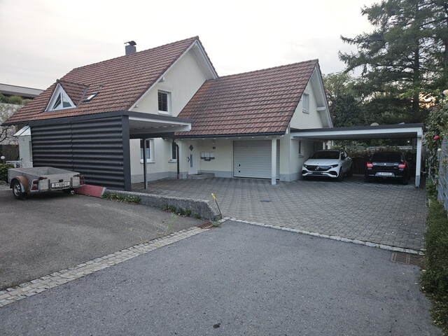 Sonnige 4 Zimmerwohnung Privat im 3 Familienhaus