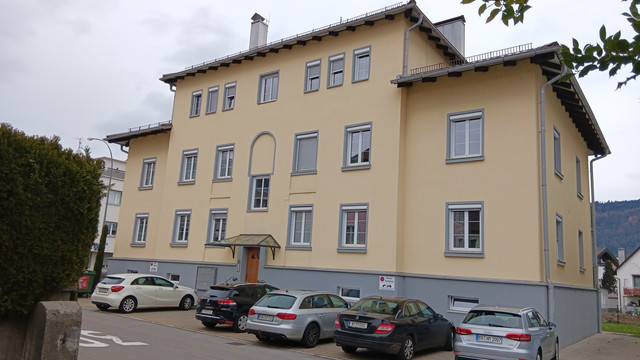 Frisch sanierte 2-Zimmer Altbauwohnung in Seenähe