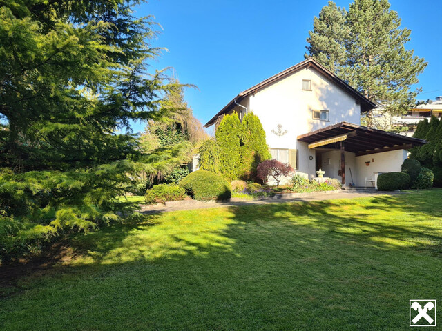 Haus mit großem Grundstück zu verkaufen