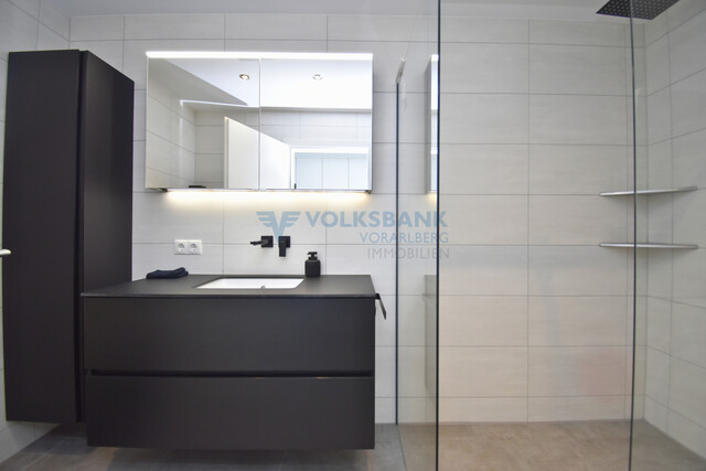 NEUWERTIGE 3-Zimmerwohnung mit hochwertiger Ausstattung!