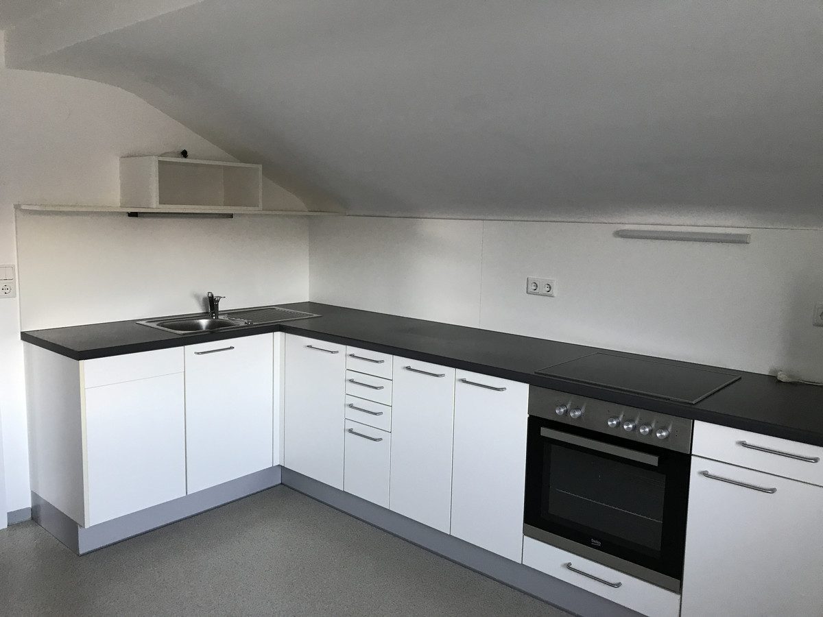 Ruhige und helle Dachgeschosswohnung sucht neue Mieter