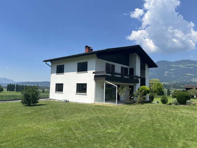 GEPFLEGTES HAUS MIT VIEL GRUNDSTÜCK IN BESTER AUSSICHTSLAGE!