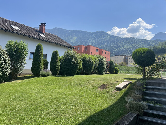 GEPFLEGTES HAUS MIT VIEL GRUNDSTÜCK IN BESTER AUSSICHTSLAGE!