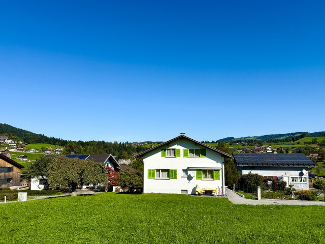 Sanierungsbedürftiges Einfamilienhaus in bester Lage sucht neue Besitzer!