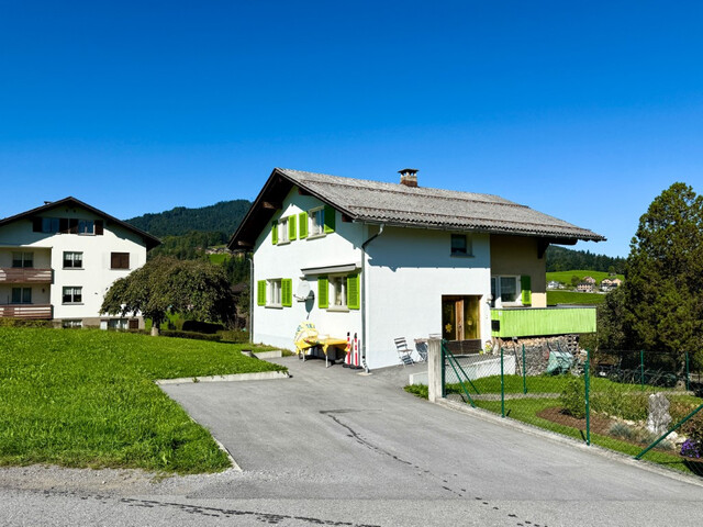 Sanierungsbedürftiges Einfamilienhaus in bester Lage sucht neue Besitzer!