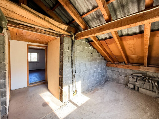 Sanierungsbedürftiges Einfamilienhaus in bester Lage sucht neue Besitzer!