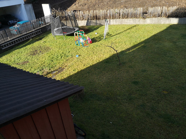 Von Privat: Altbau- Dachgeschosswohnung mit Gemeinschaftsgarten