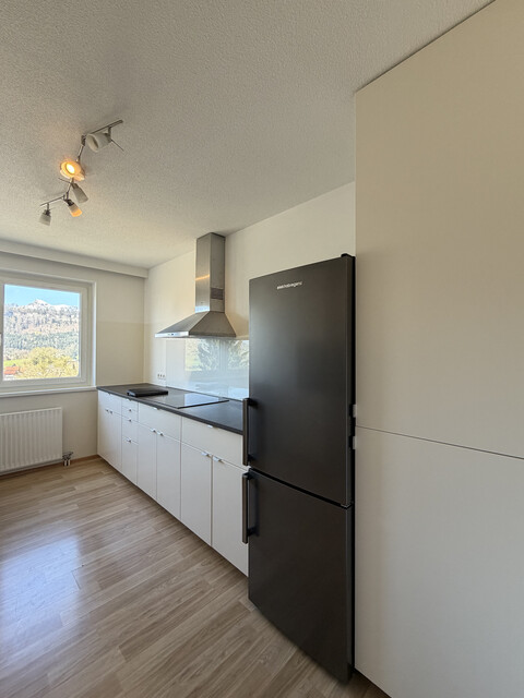 Geräumige 4-Zimmer-Wohnung mit Tiefgaragenplatz in Feldkirch-Tisis zu vermieten