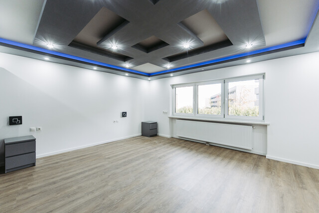 Bungalow mit Garagengebäude 