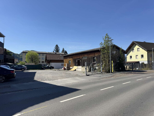 Genehmigtes Bauprojekt mit 8 Wohnungen – Investition mit sofortigem Baustart