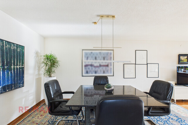 Zweistöckige Dachgeschosswohnung mit 5 Zimmern