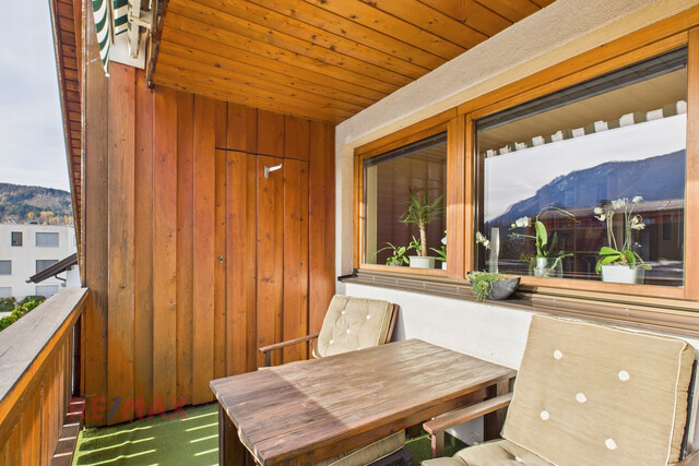 Zweistöckige Dachgeschosswohnung mit 5 Zimmern