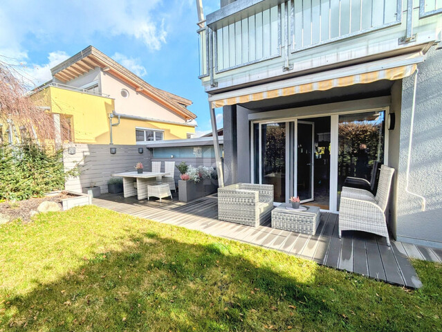 STADTNAH: MIT GARTEN, 2 TERRASSEN & BALKON IN BERGIDYLLE