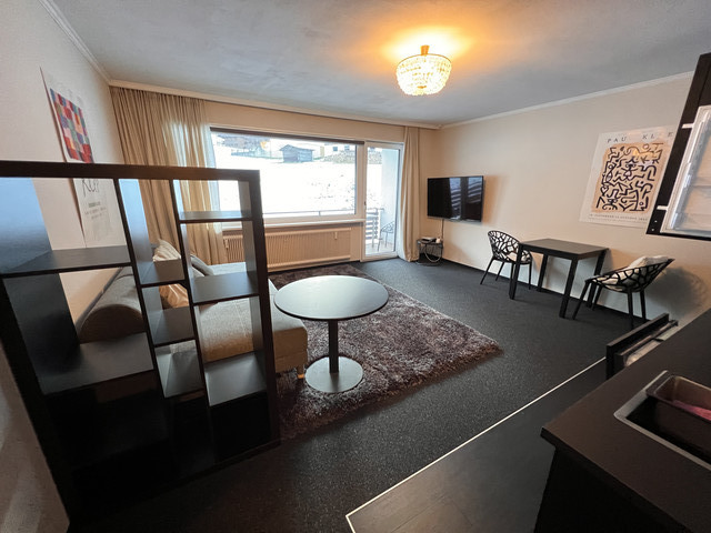 Renovierte, modern möblierte 50 m2 - Wohnung in Brand (Innertal 1) zu vermieten.