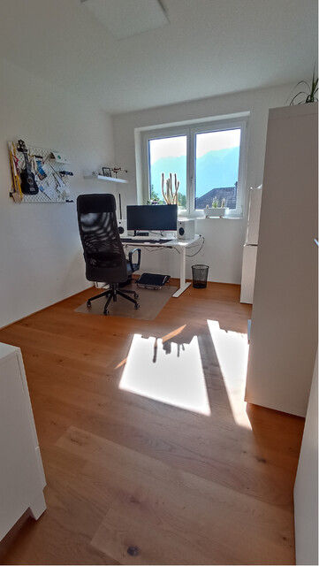 Moderne Dachgeschoss-Wohnung mit großzügiger Sonnen-Terrasse und Tiefgaragenplatz - PROVISIONSFREI