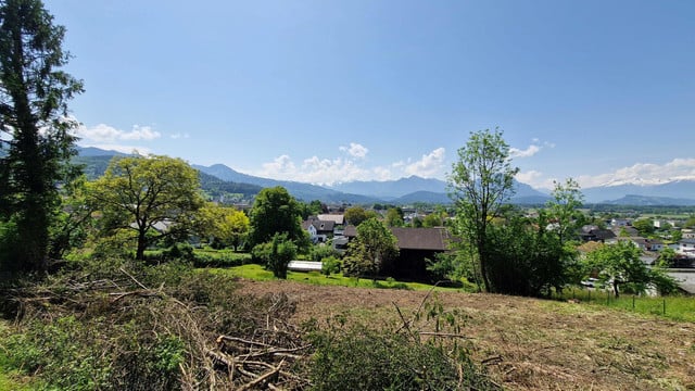 schönes Grundstück mit toller Aussicht zu verkaufen