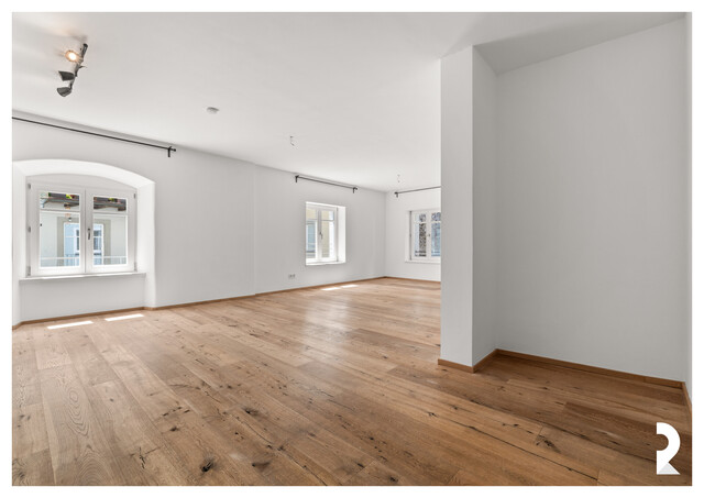     CHARMANTE 2-ZIMMER-WOHNUNG IN HISTORISCHEM STADTHAUS IN FELDKIRCH
