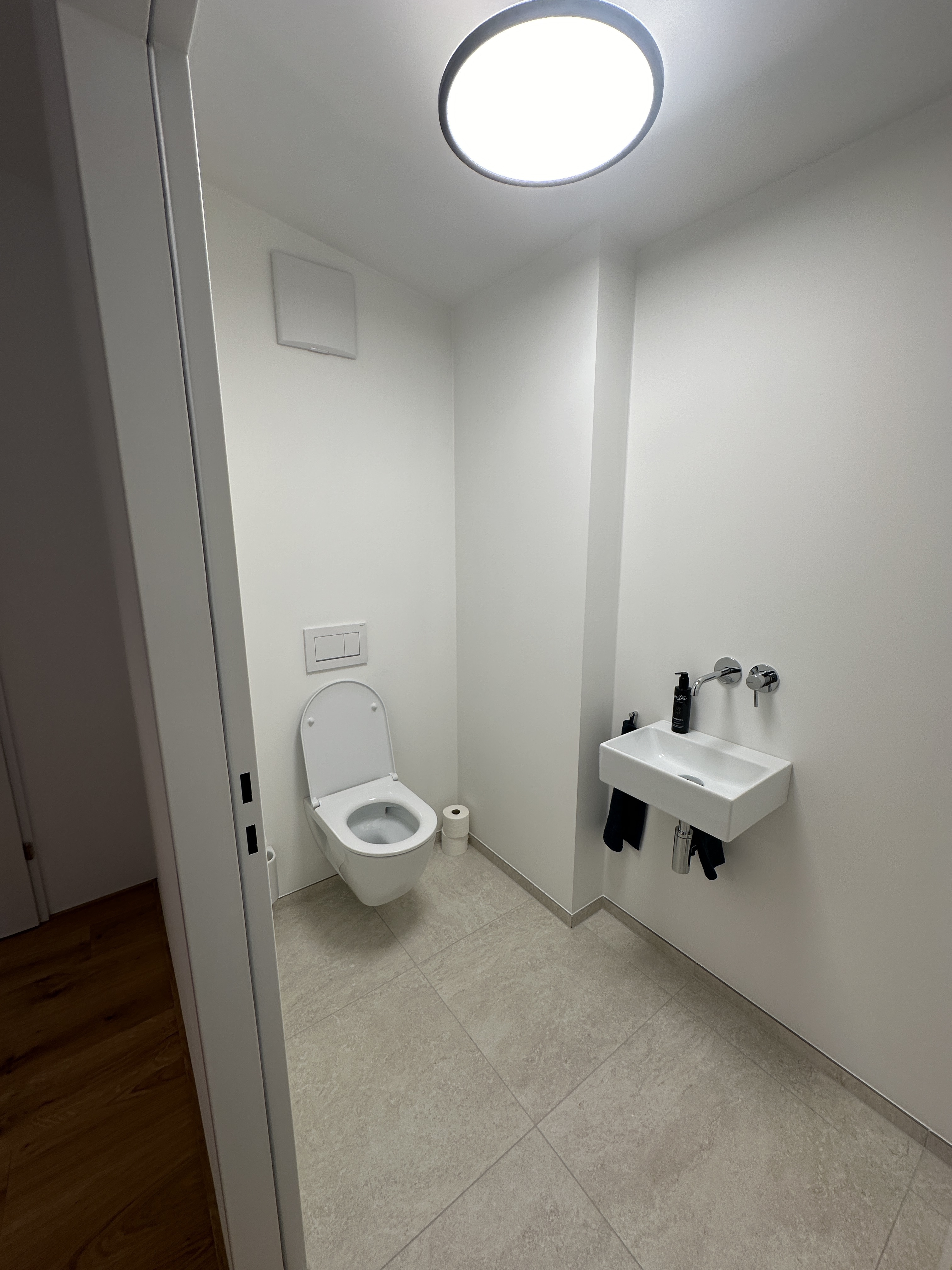 Exklusive Dachgeschosswohnung mit großer überdachter Veranda und atemberaubender Aussicht