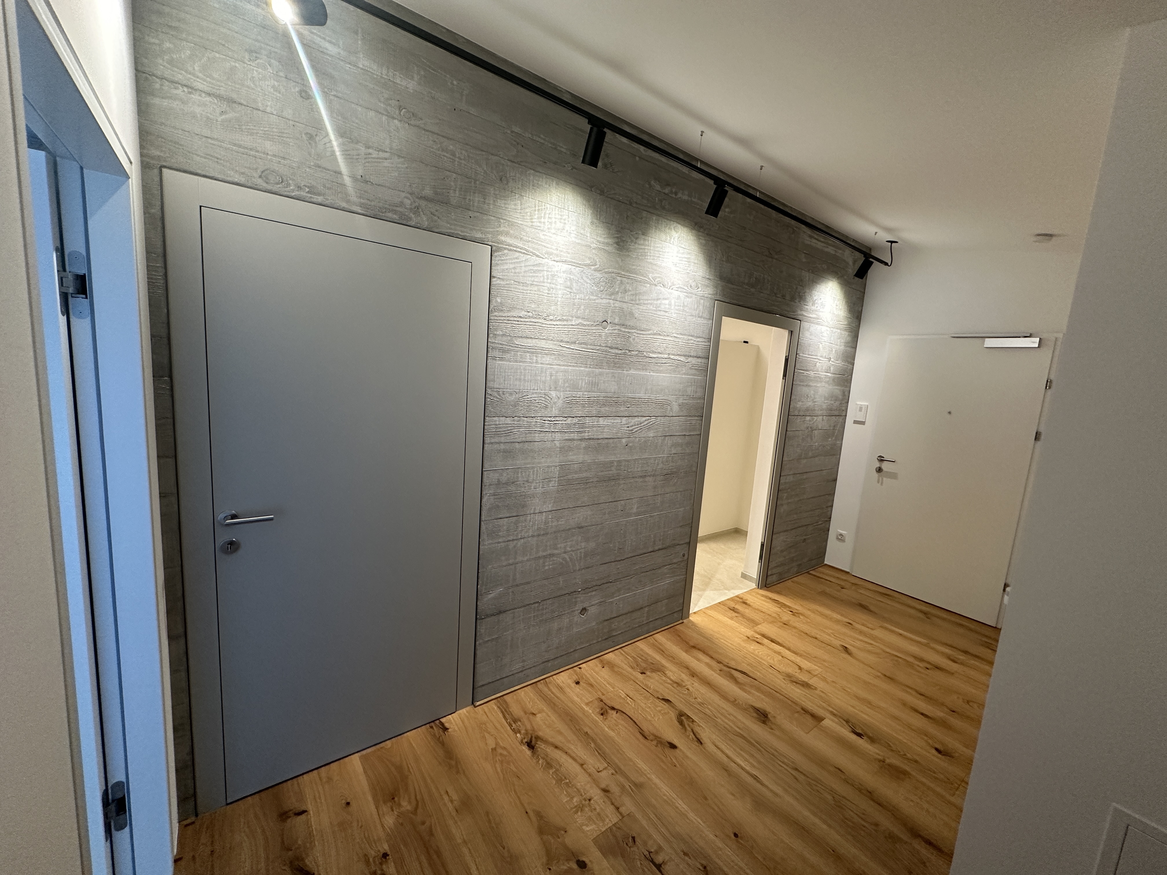 Exklusive Dachgeschosswohnung mit großer überdachter Veranda und atemberaubender Aussicht