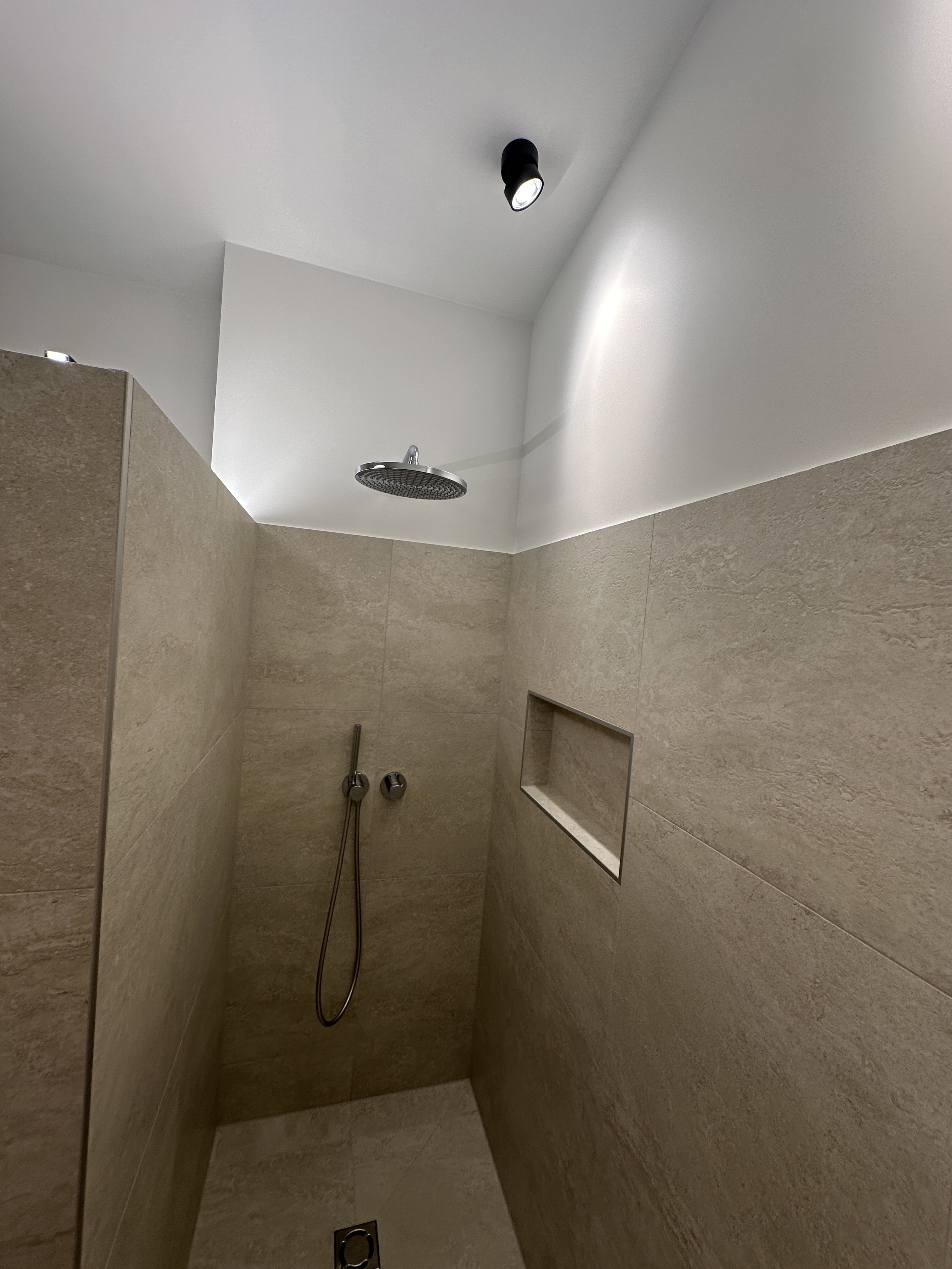 Exklusive Dachgeschosswohnung mit großer überdachter Veranda und atemberaubender Aussicht