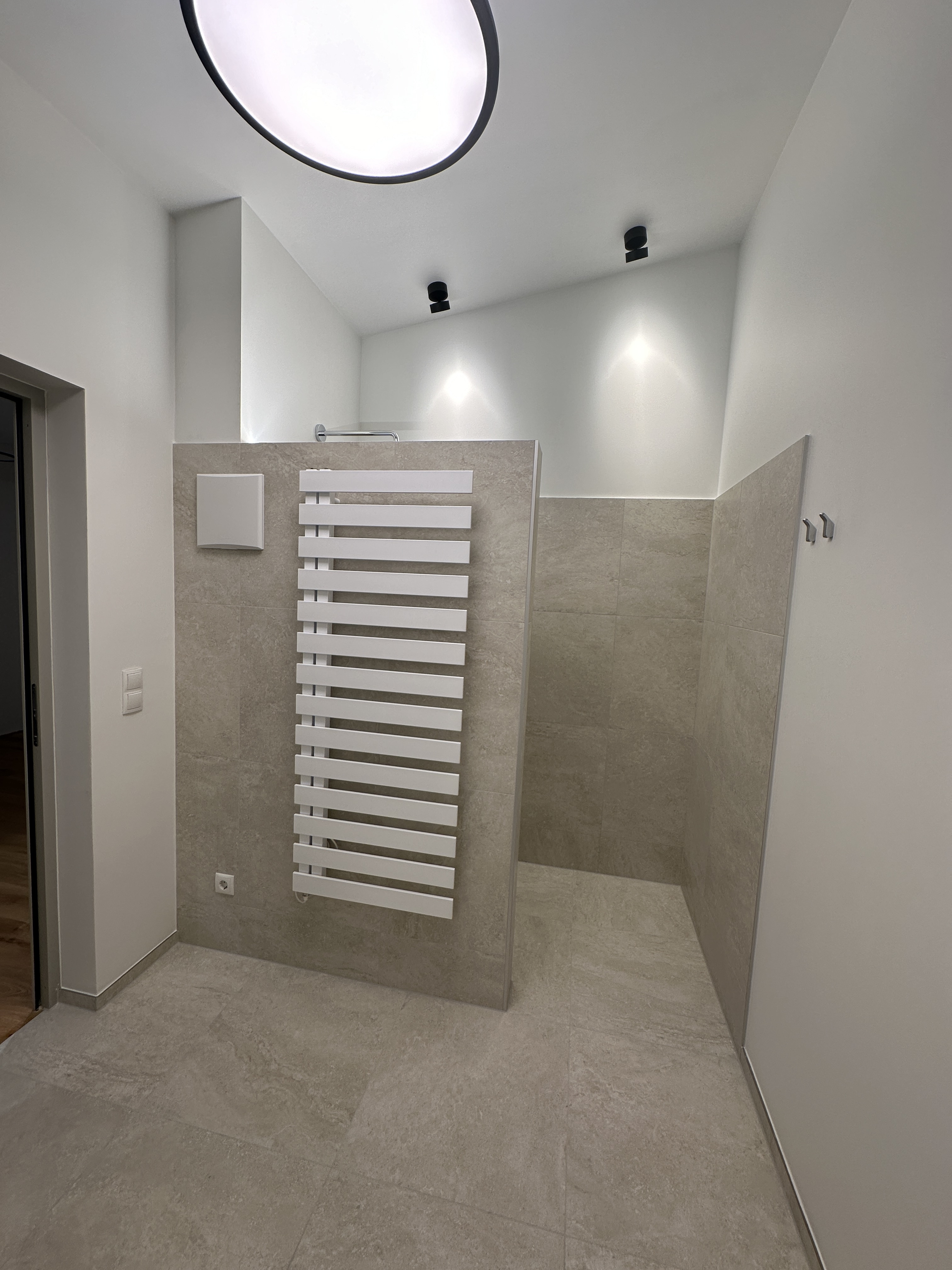 Exklusive Dachgeschosswohnung mit großer überdachter Veranda und atemberaubender Aussicht