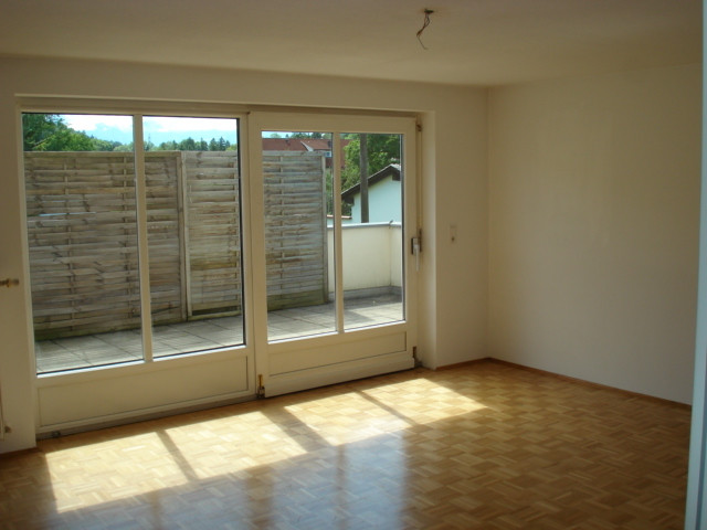 nette kleine Terrassenwohnung