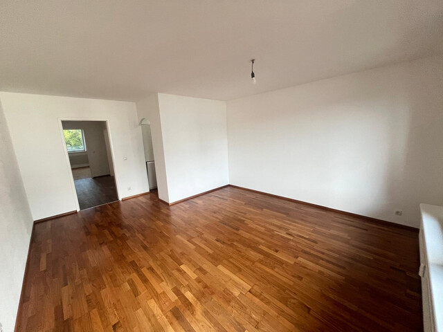 56m2, 2-Zimmer-Wohlfühlwohnung, provisionsfrei, renoviert für Single oder Paar, Balkonblick zur Karrenseilbahn...