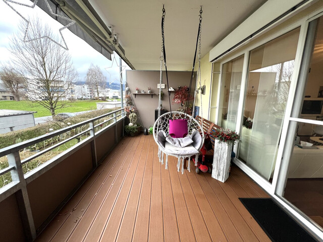 Traumhafte Wohnung in Höchst: 3-Zimmer, Terrasse und Carport