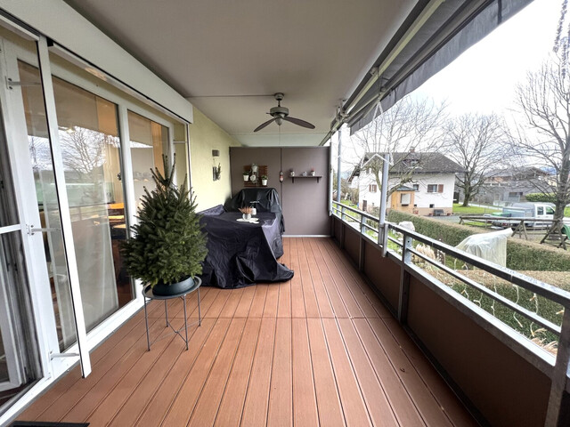 Traumhafte Wohnung in Höchst: 3-Zimmer, Terrasse und Carport