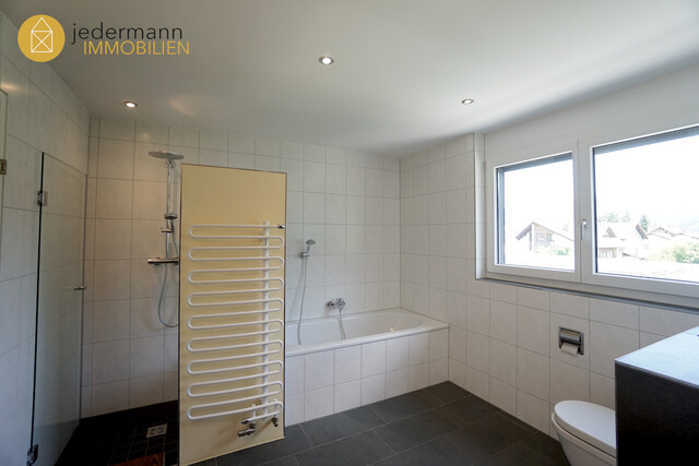 !! VERGEBEN !! Gisingen: Hochwertige 3,5-Zimmer-Dachgeschosswohnung mit ca. 98m²!