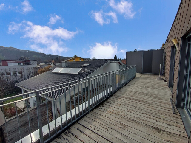 3-Zimmer-Penthouse-Wohnung mit großzügiger Dachterrasse!
Für Eigennutzer oder Investoren interessant!