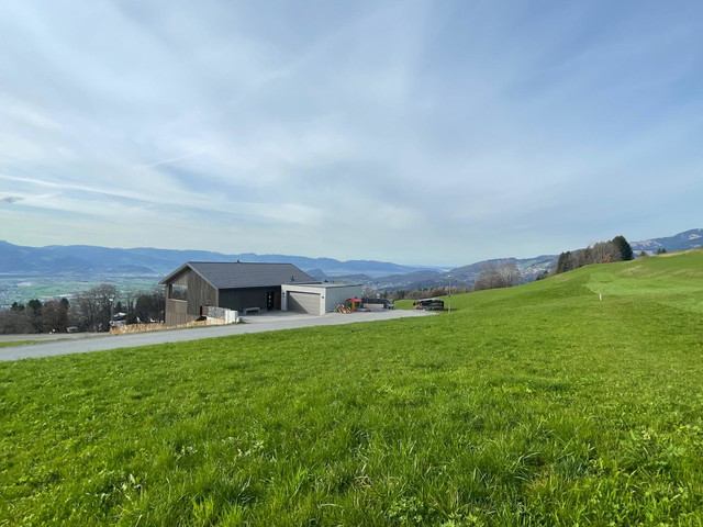 Baugrundstück in Übersaxen: Panoramablick vom Bodensee bis zum Säntis.