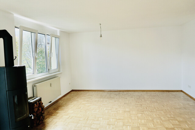 Sonnige 3 Zimmer Eckwohnung mit Kaminofen