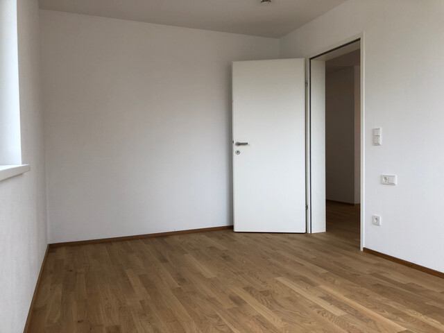 Geräumige 3 Zimmerwohnung mit Terrasse, Abstellraum, Keller und Fahrradabstellraum in zentraler Lage