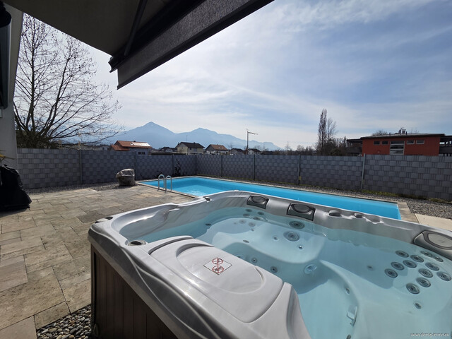 Hochwertiges Einfamilienhaus mit Wellnesskomfort und weitläufigem Grundstück