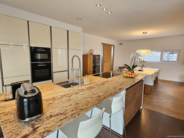 Hochwertiges Einfamilienhaus mit Wellnesskomfort und weitläufigem Grundstück