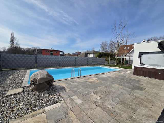 Hochwertiges Einfamilienhaus mit Wellnesskomfort und weitläufigem Grundstück