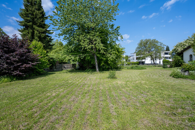 Ruhig und sonnig gelegenes Baugrundstück zu verkaufen