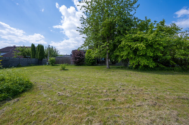 Ruhig und sonnig gelegenes Baugrundstück zu verkaufen