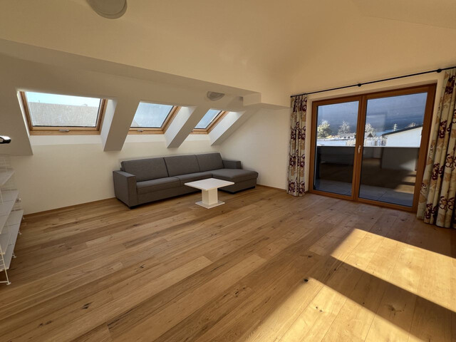 TOP RENOVIERTES HAUS MIT 3 WOHNUNGEN UND KELLER