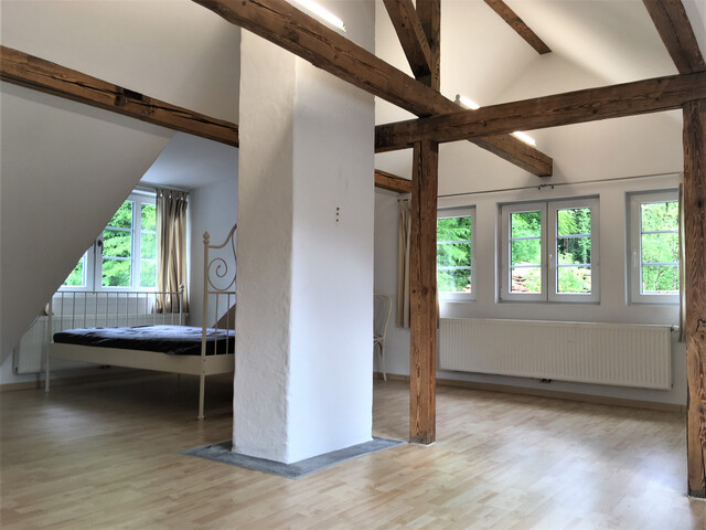 Kreativ-/Büro-/Atelier in St. Arbogast längerfristig zu mieten!