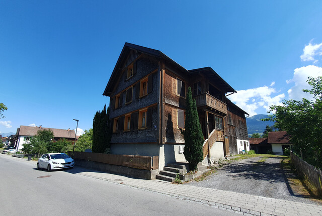 Haus mit Baugrund,  Charakter und Geschichte sucht neuen Eigentümer mit Vision